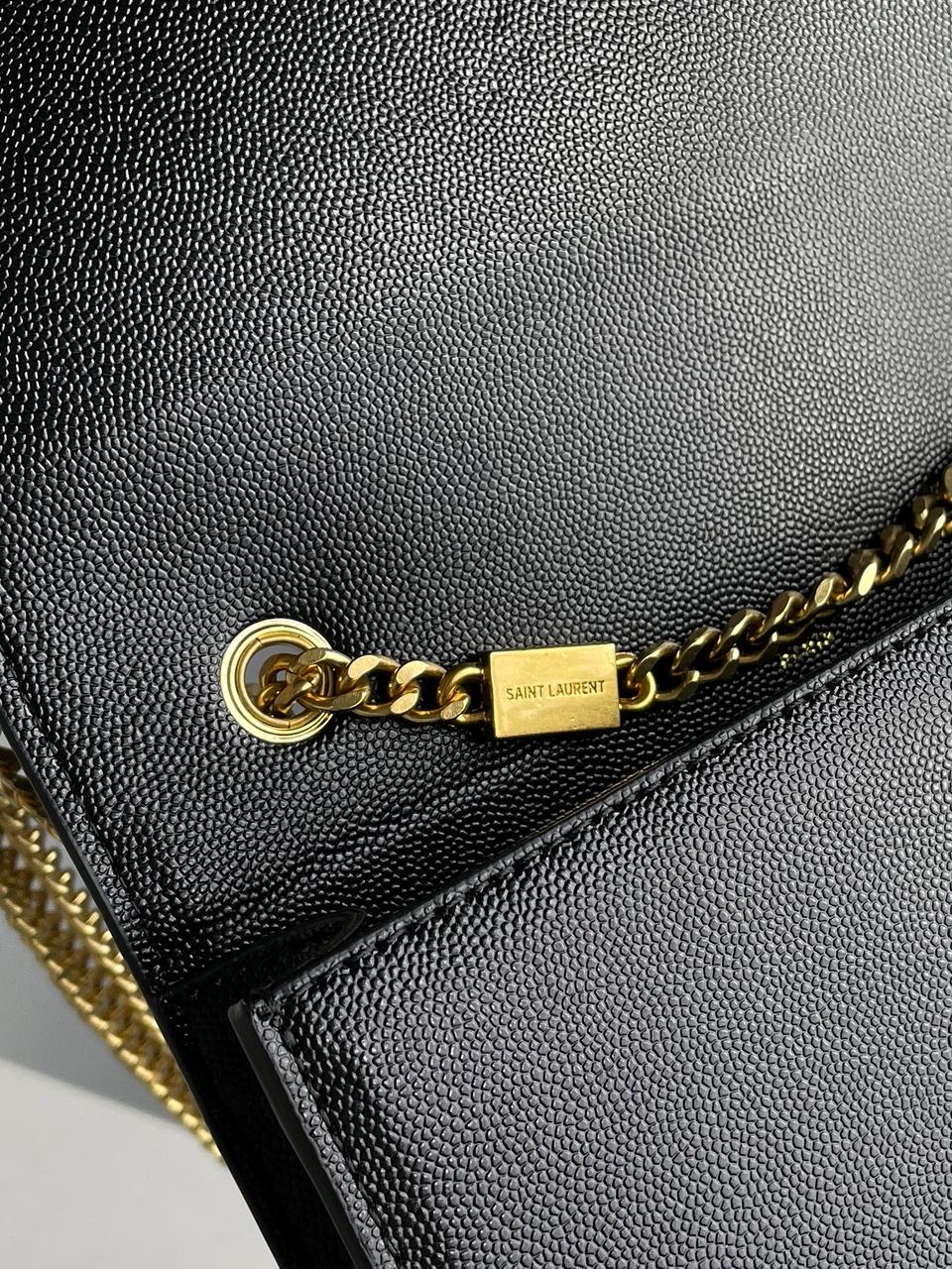 Yves Saint Laurent Kate Small Black/Gold - 24