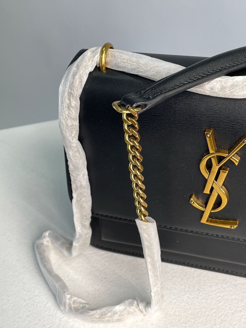 Yves Saint Laurent Medium Sunset in Smooth Leather Black/Gold - 14