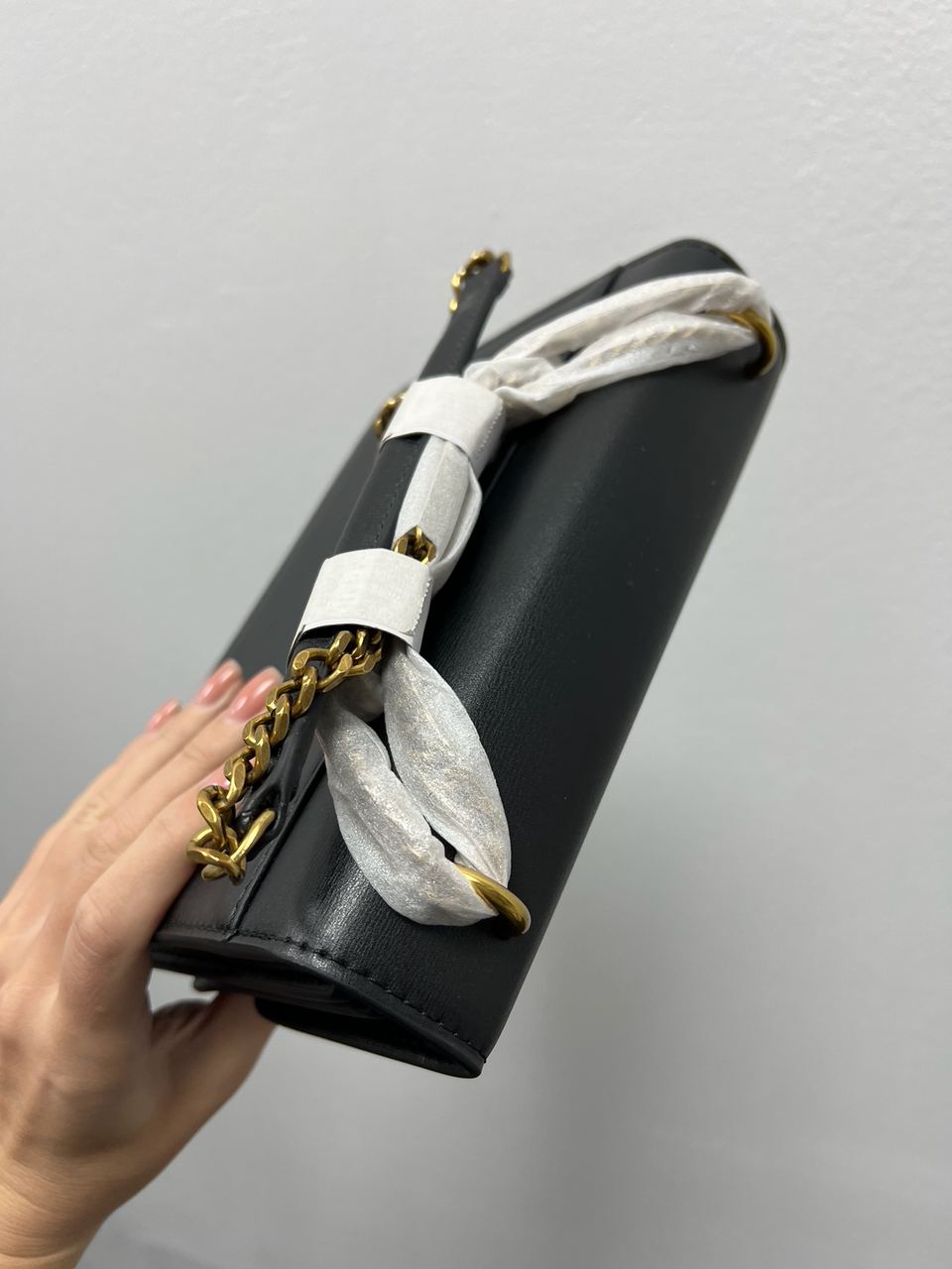 Yves Saint Laurent Medium Sunset in Smooth Leather Black/Gold - 24