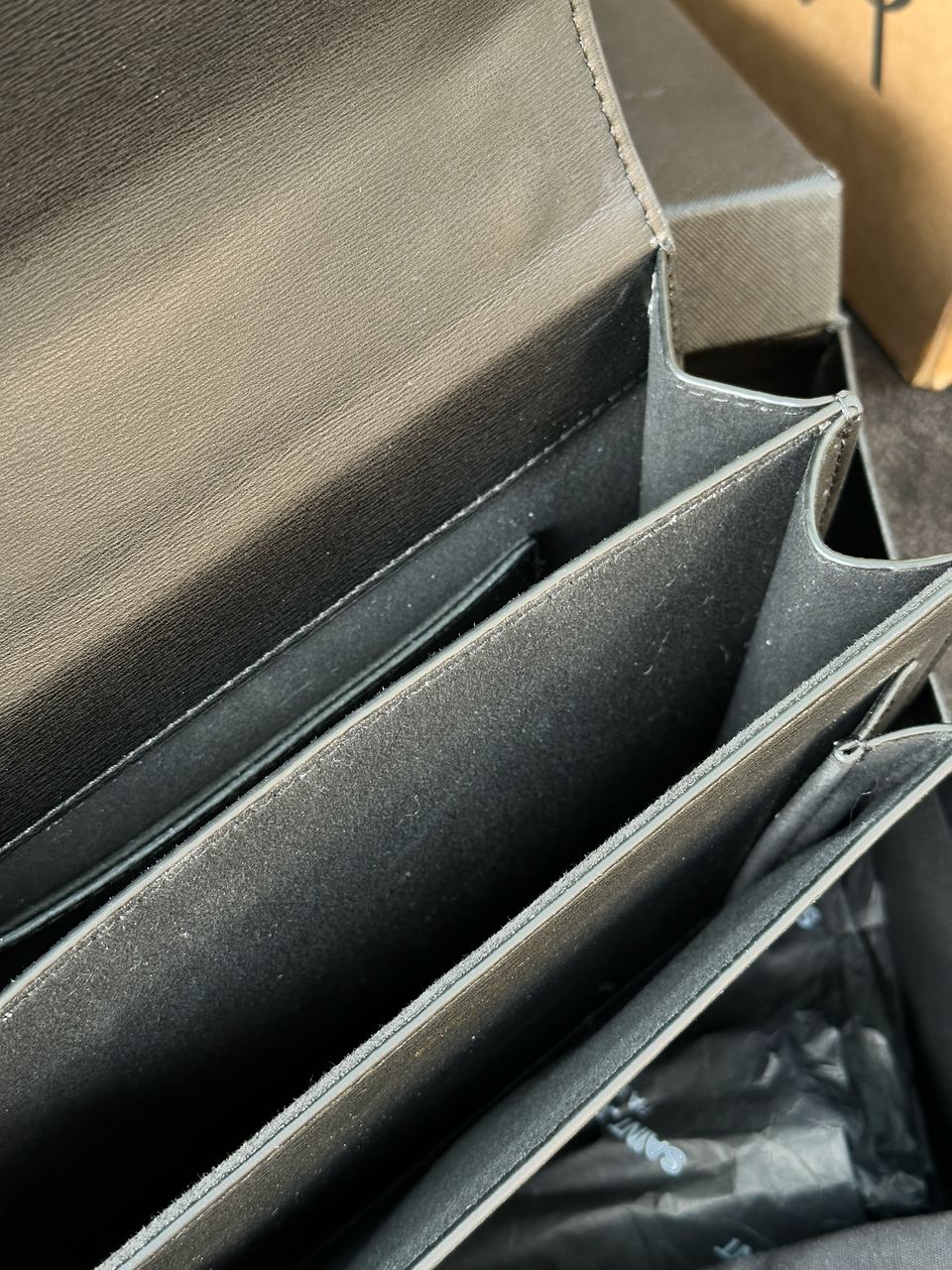 Yves Saint Laurent Medium Sunset in Smooth Leather Black/Gold - 32