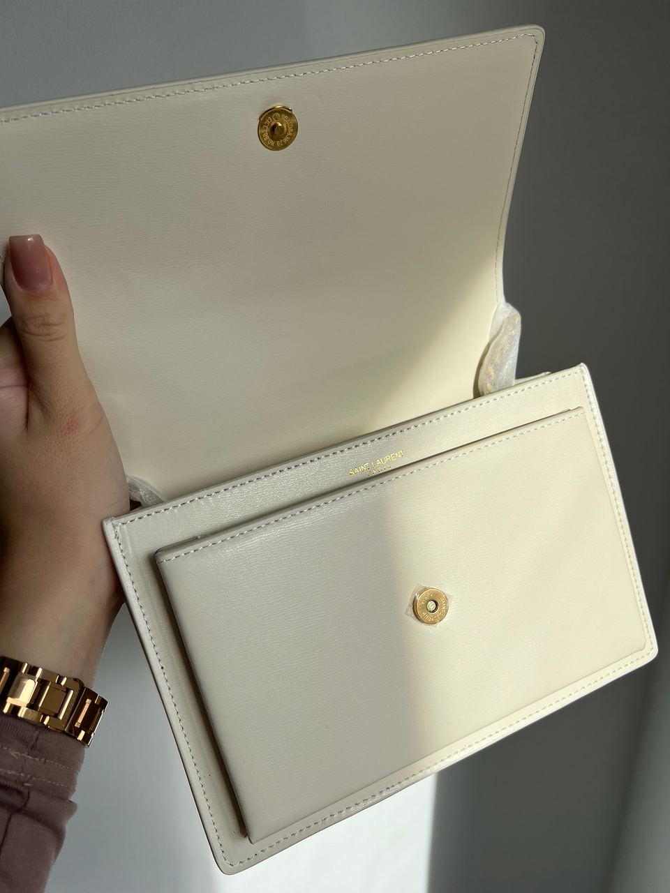 Yves Saint Laurent Medium Sunset in Smooth Leather Cream/Gold - 21